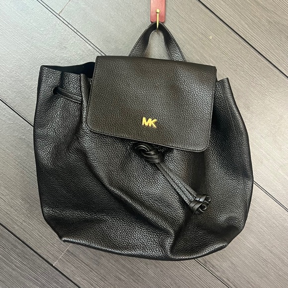 MK Drawstring Backpack Bag Black Pebbled Leather NWOT - Picture 1 of 6